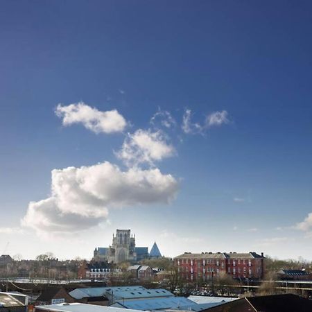 2 Bedroom Penthouse - Large Balcony - Minster View York Buitenkant foto