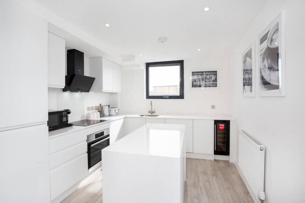 2 Bedroom Penthouse - Large Balcony - Minster View York Buitenkant foto