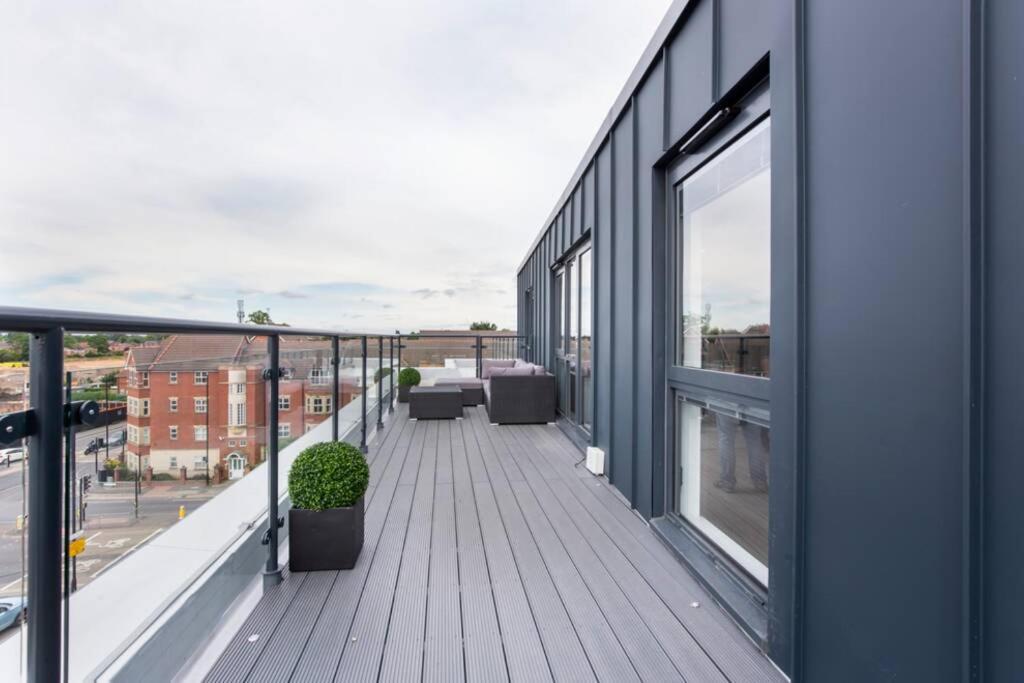 2 Bedroom Penthouse - Large Balcony - Minster View York Buitenkant foto